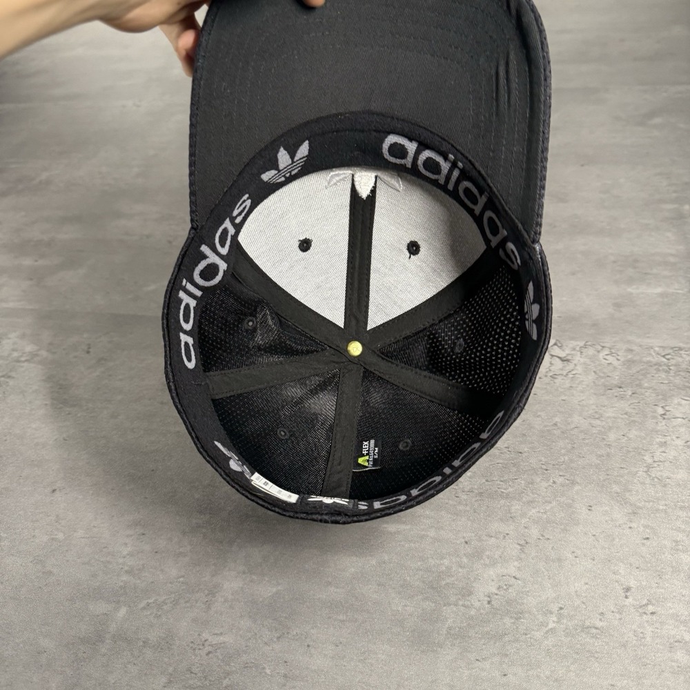 Vintage Adidas Hat Black White 2000s Y2K Mesh Running Gym Yoga Golf S/M Flex Fit - Picture 6 of 7